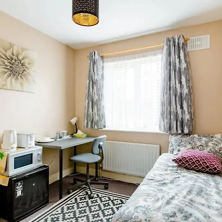 民宿 Cosy Single Private Near Dublin Airport 索兹