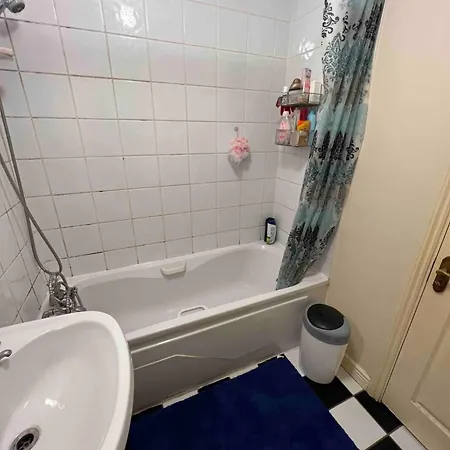 Cosy Double Private Near Dublin Airport * Swords