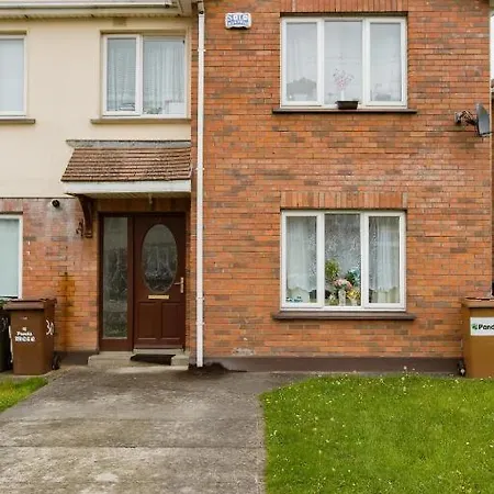 Cosy Double Private Near Dublin Airport Δωμάτια σε οικογενειακή κατοικία *