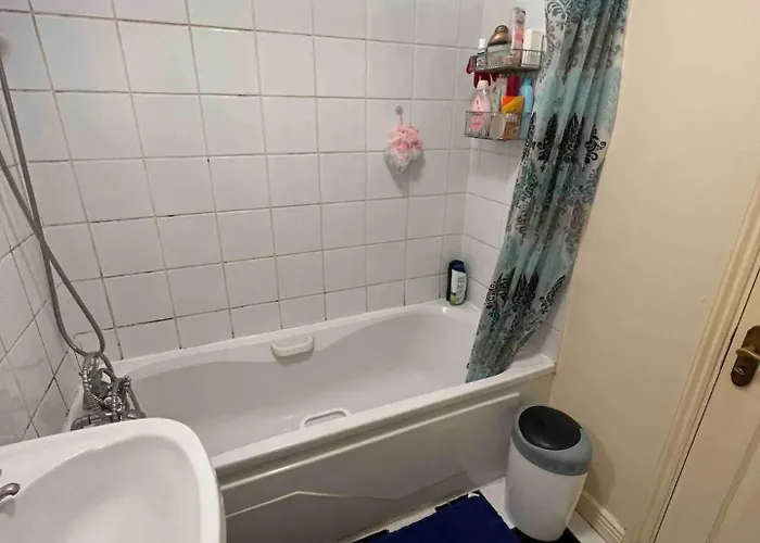Cosy Double Private Near Dublin Airport * Swords