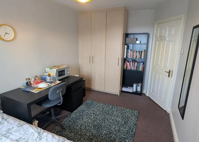 Cosy Double Private Near Dublin Airport Homestay szállás *